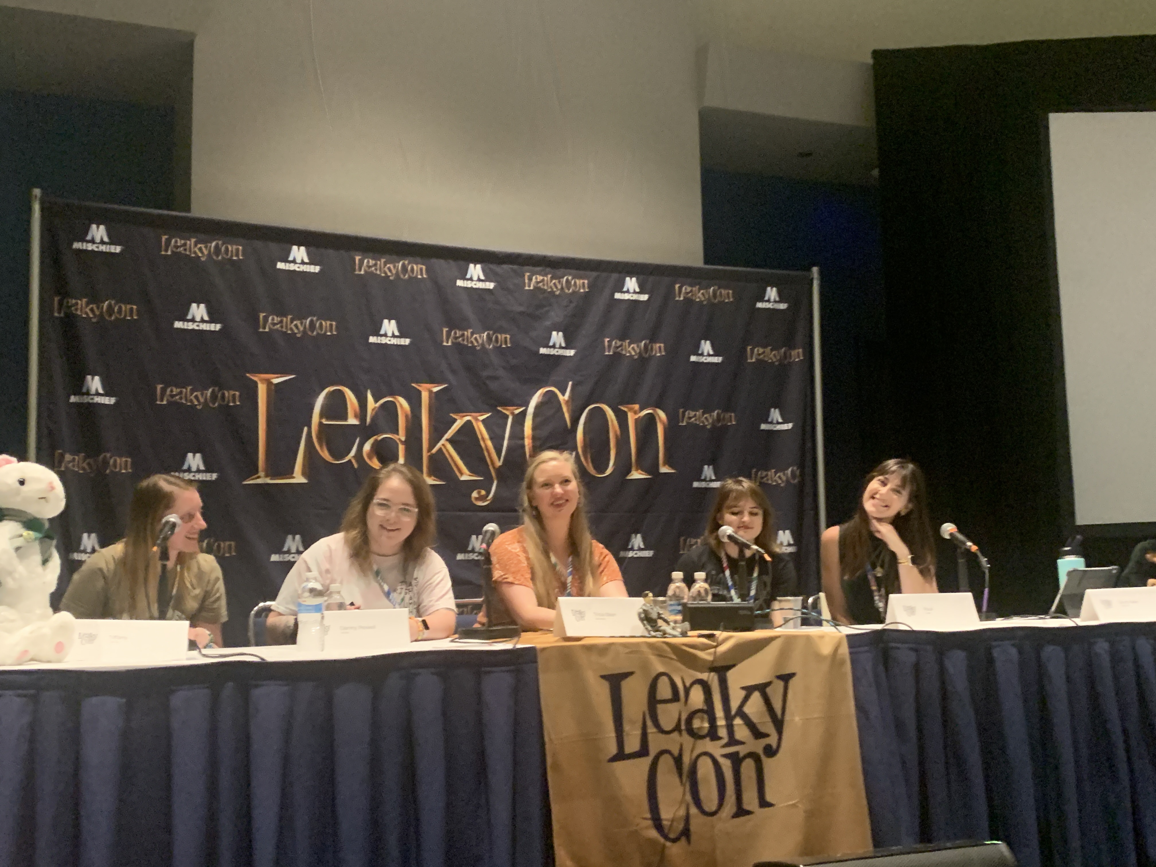 The ETL Echo crew presenting their LeakyCon panel.